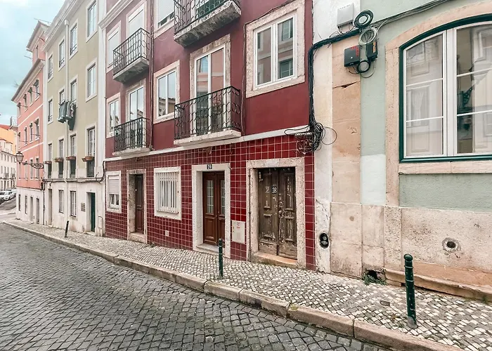 The Founders Residency, Praca Das Flores